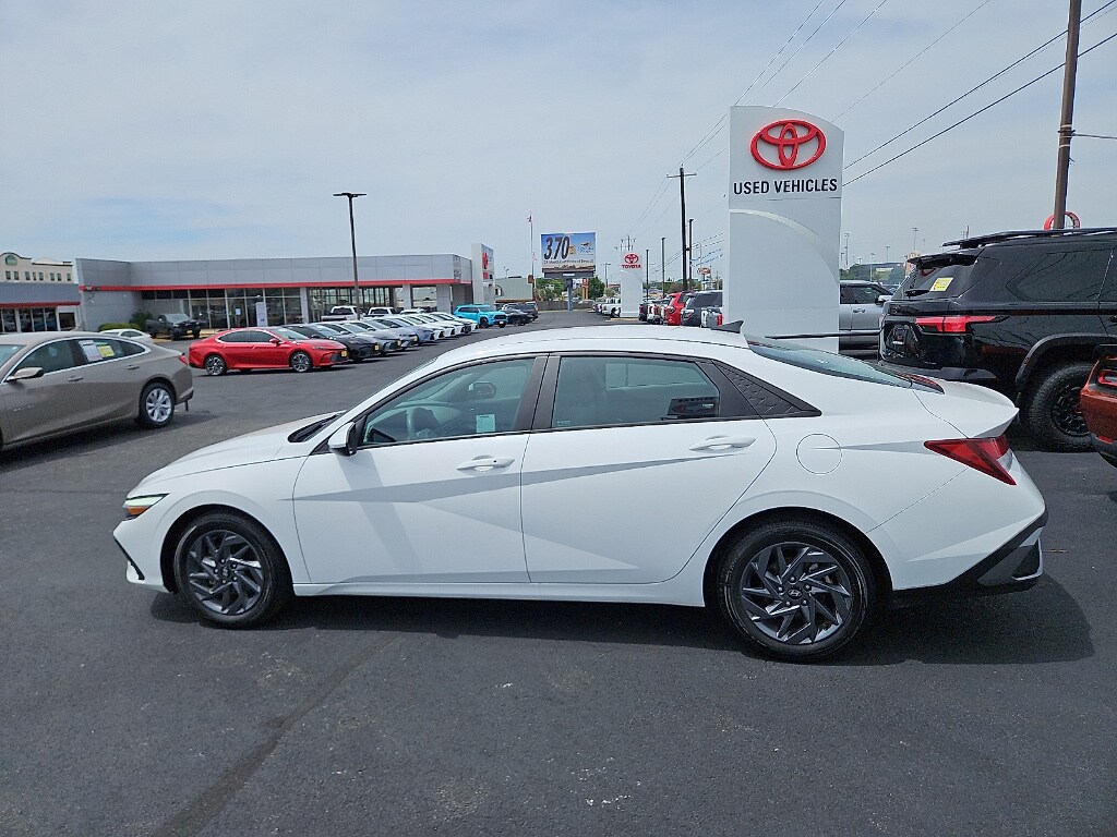 Used 2024 Hyundai Elantra SEL Sedan