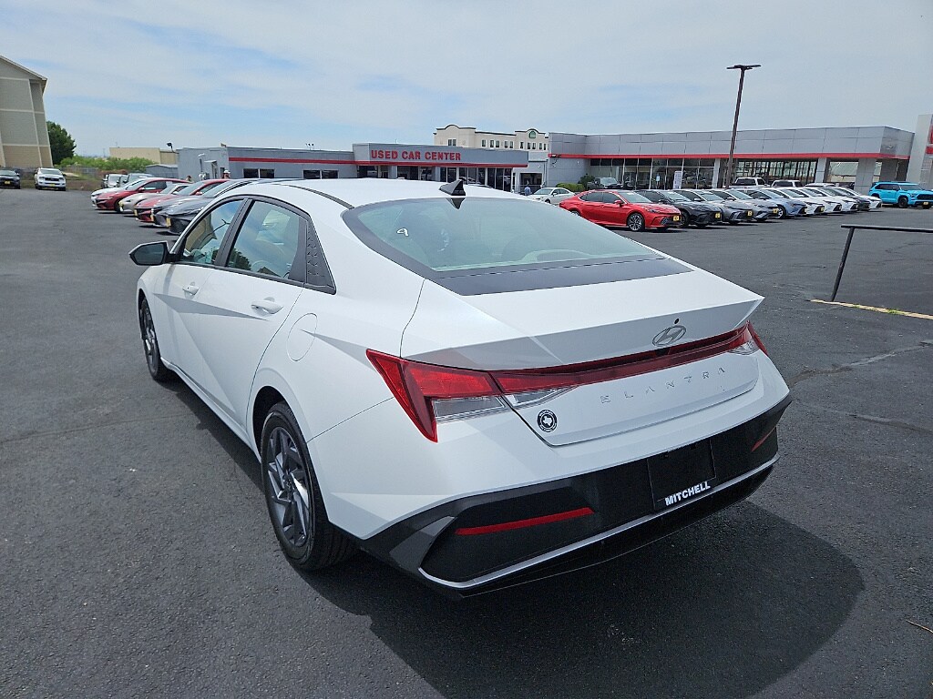 Used 2024 Hyundai Elantra SEL Sedan