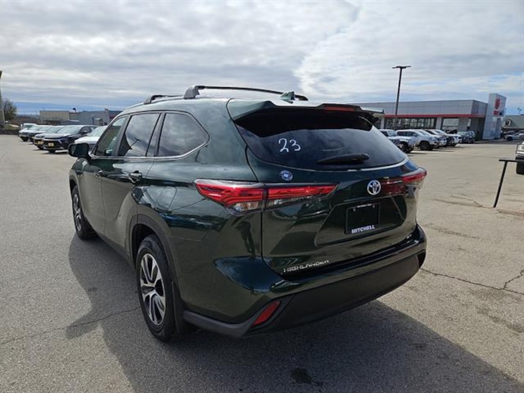Used 2023 Toyota Highlander SUV