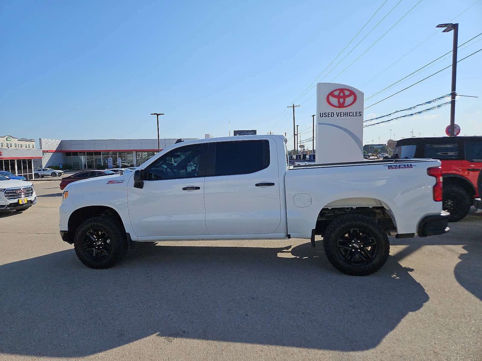 Used 2023 Chevrolet Silverado 1500 LT Trail Boss with VIN 3GCUDFEL4PG306121 for sale in San Angelo, TX