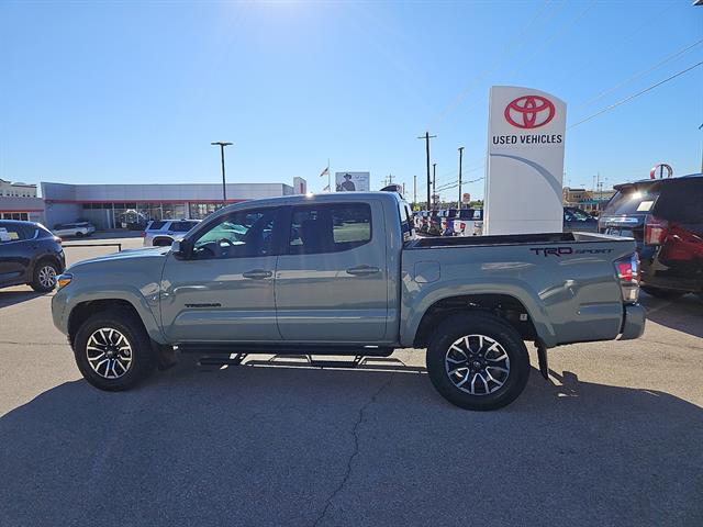 2022 Toyota Tacoma SR5 photo 2