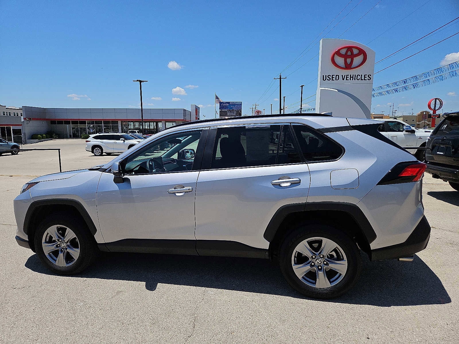 Used 2024 Toyota RAV4 XLE with VIN 2T3W1RFV0RC287476 for sale in Northfield, Minnesota