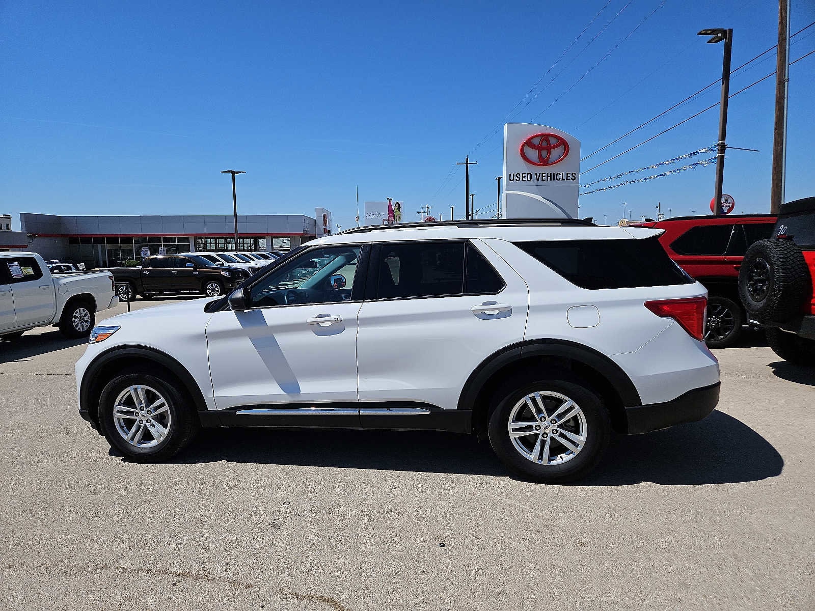 Used 2023 Ford Explorer XLT with VIN 1FMSK8DH0PGA23437 for sale in San Angelo, TX