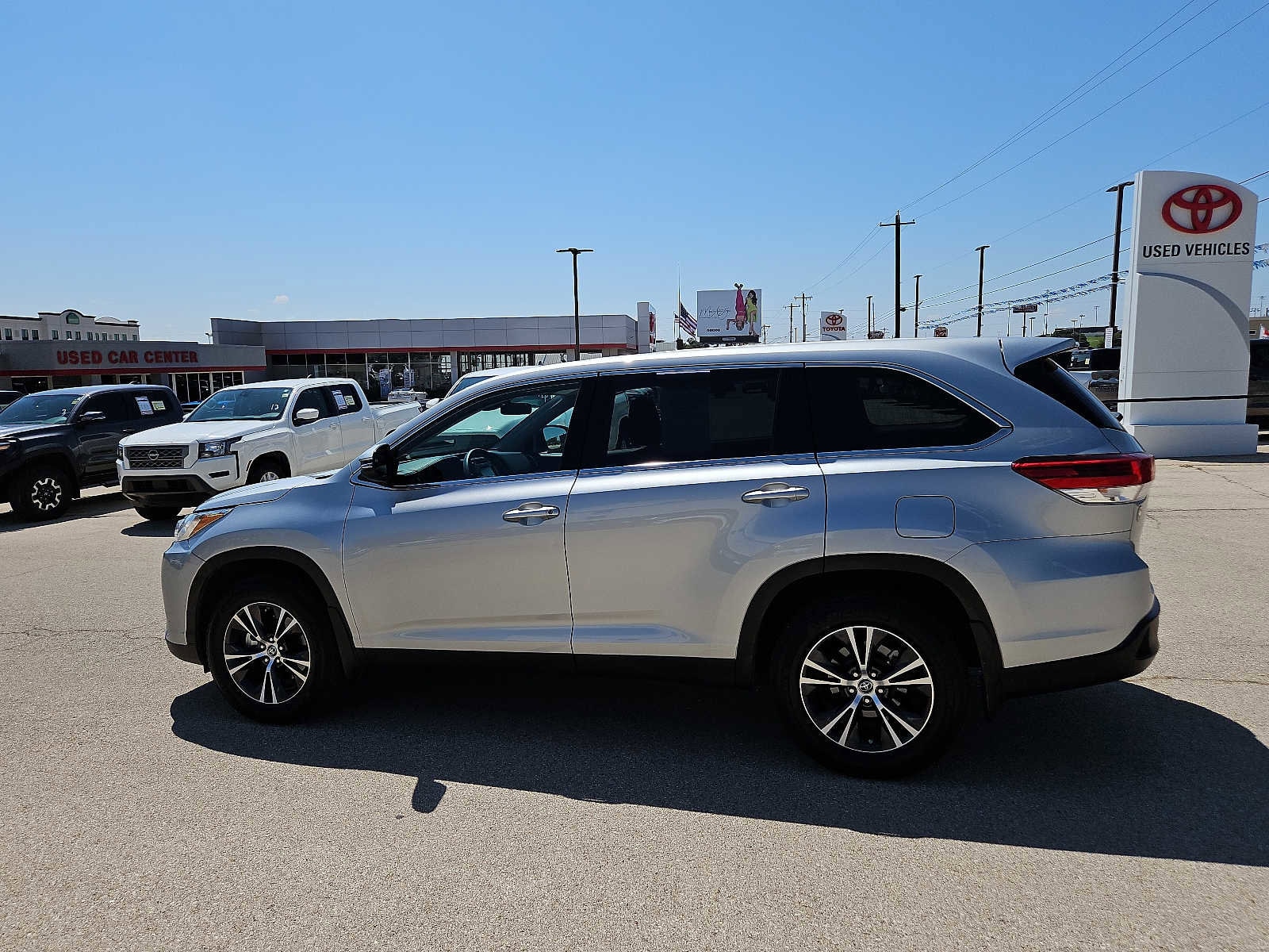 Certified 2019 Toyota Highlander LE with VIN 5TDZZRFHXKS338651 for sale in San Angelo, TX