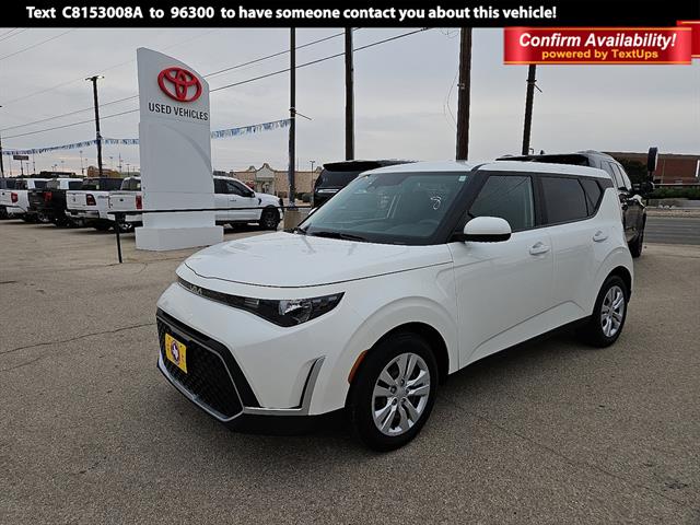 2023 Kia Soul LX's photo