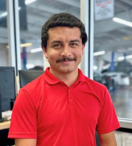 Staff member David Estrada from ID_8ad583cd6c81