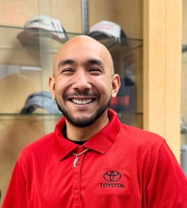 Staff member Justin Deanda from ID_0fa79dc1a8cd