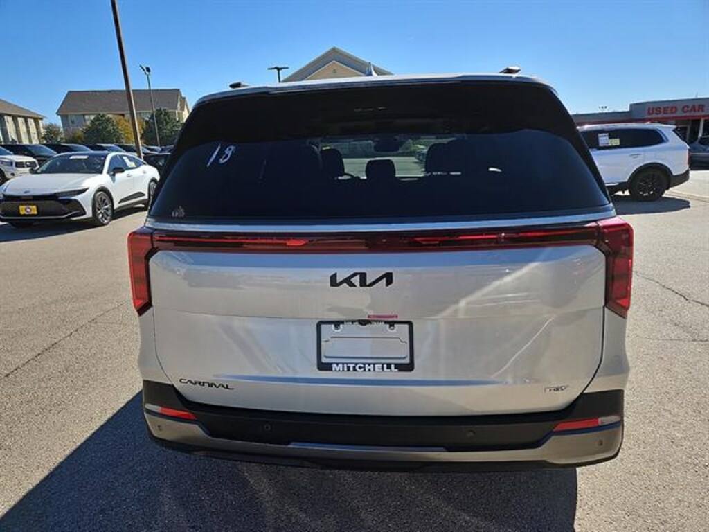 Used 2025 Kia Carnival Hybrid SX Van Passenger Van