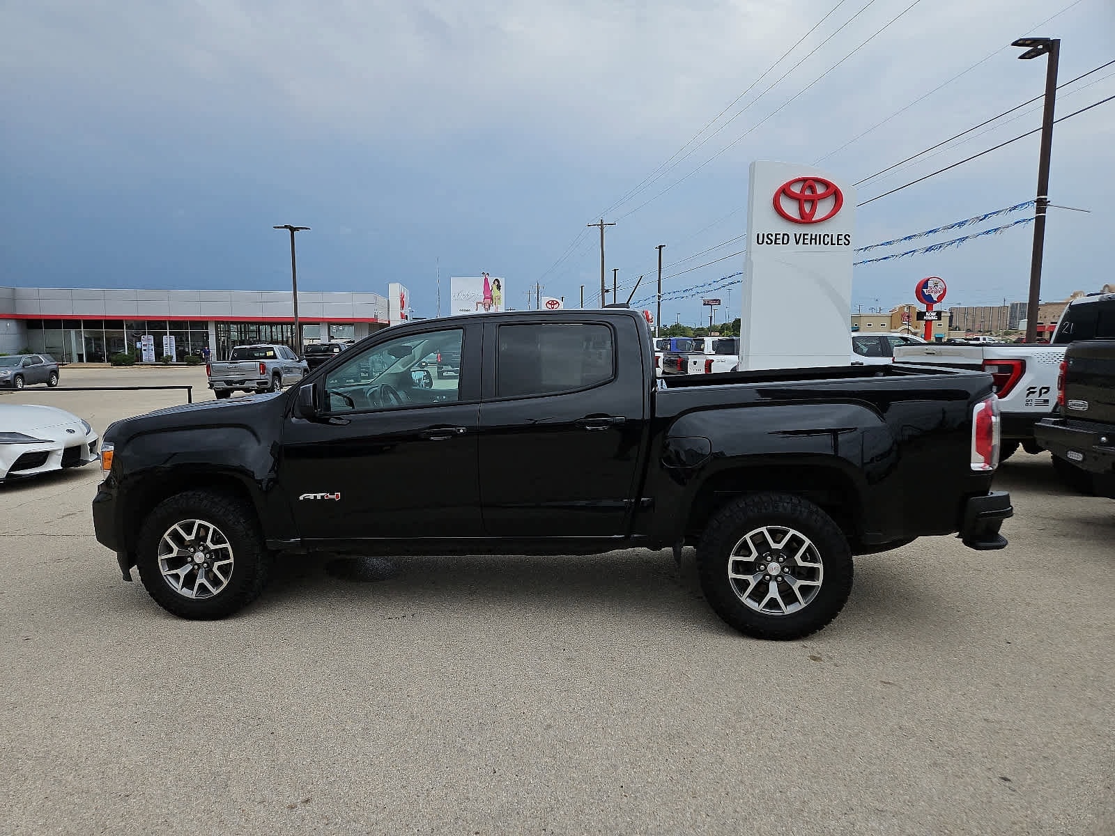 Used 2022 GMC Canyon AT4 with VIN 1GTG6FEN3N1191841 for sale in San Angelo, TX