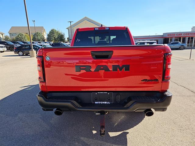 2025 Ram 1500 Tradesman photo 3