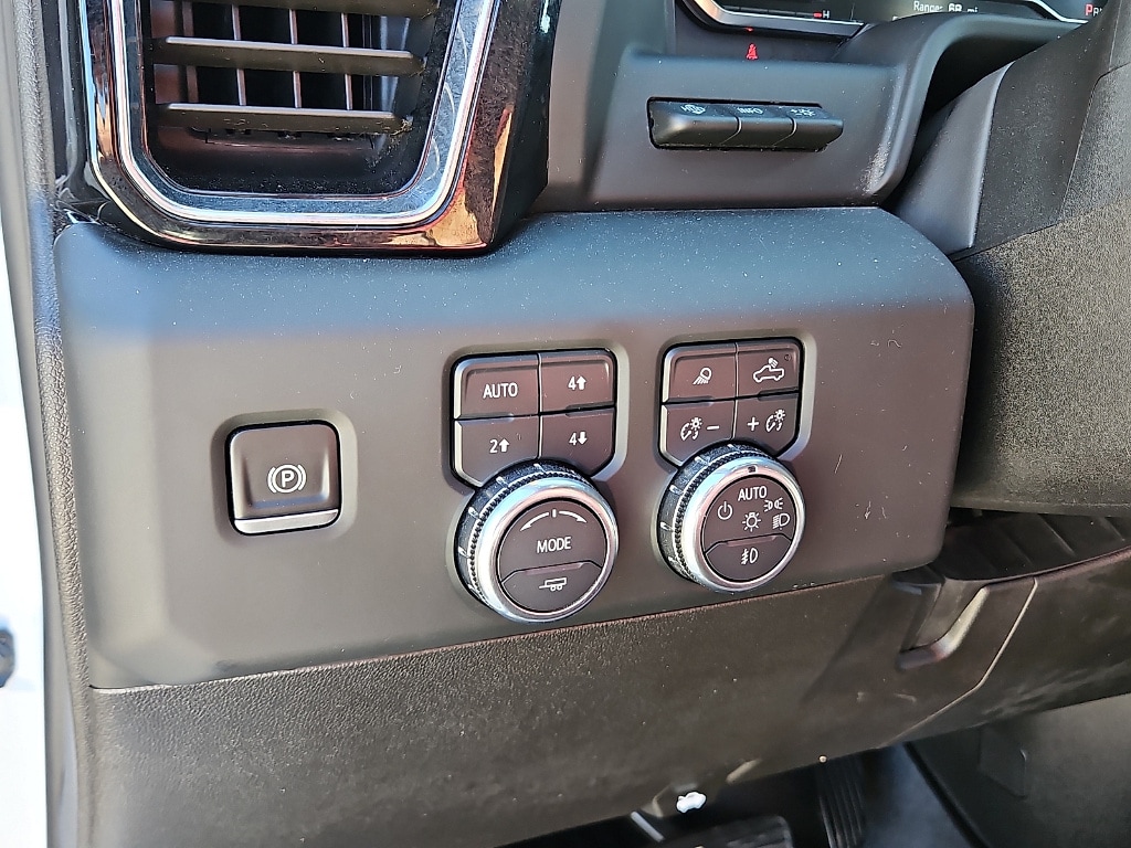 2025 GMC Sierra 3500HD Denali - Photo 15