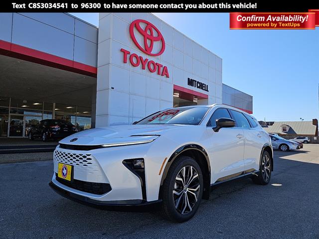 2025 Toyota Crown Signia XLE's photo