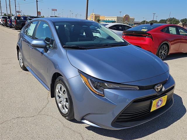 2026 Toyota Corolla LE photo 4