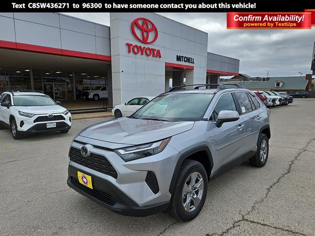 2025 Toyota RAV4 XLE's photo