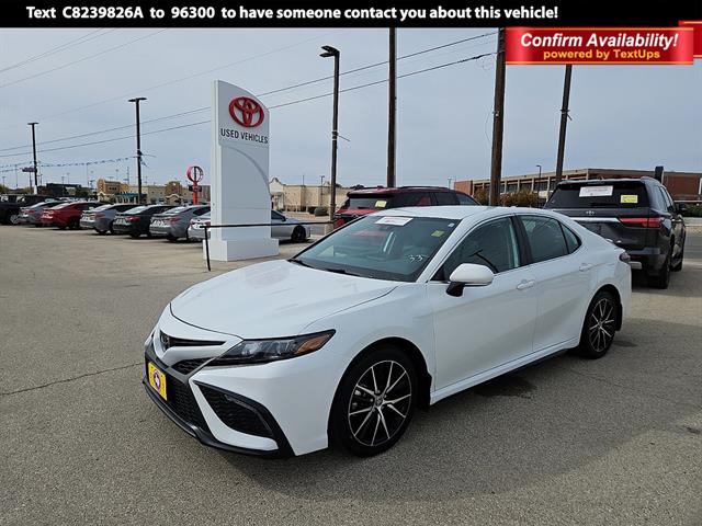 2023 Toyota Camry SE's photo