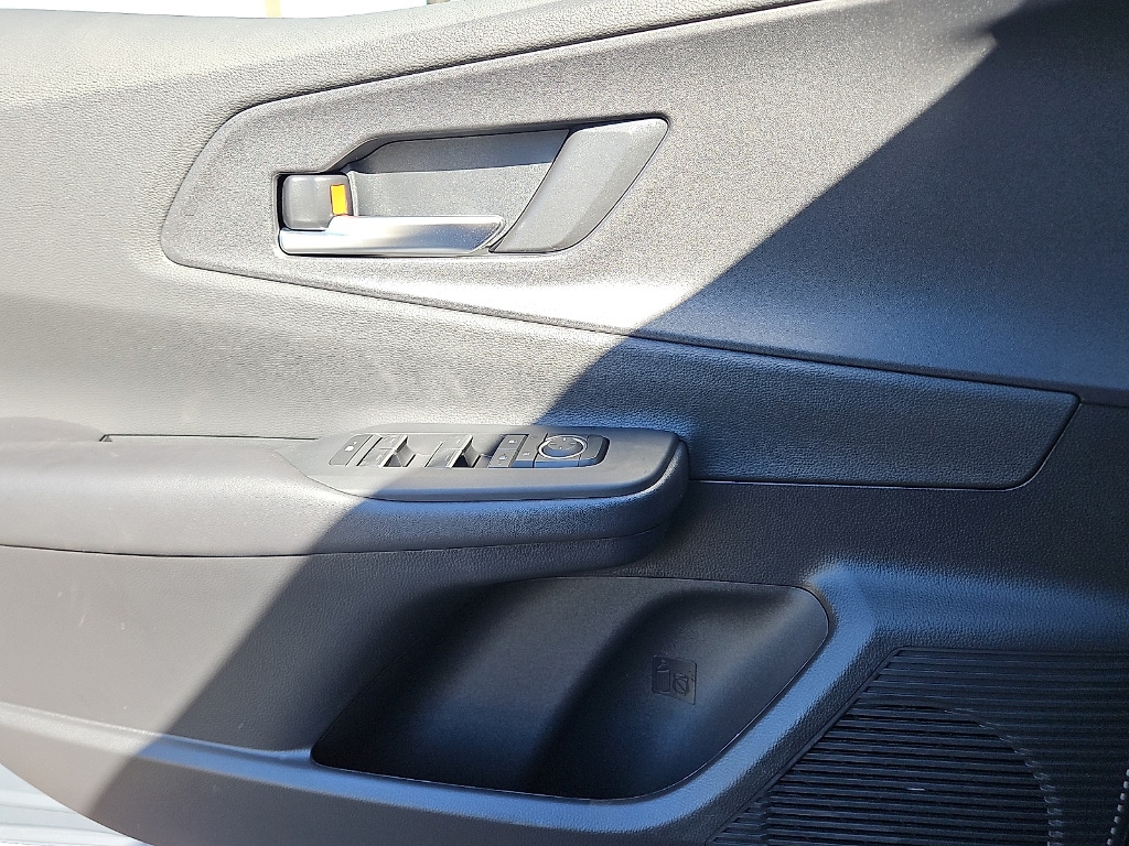 2026 Toyota Prius Plug-in Hybrid XSE - Photo 9
