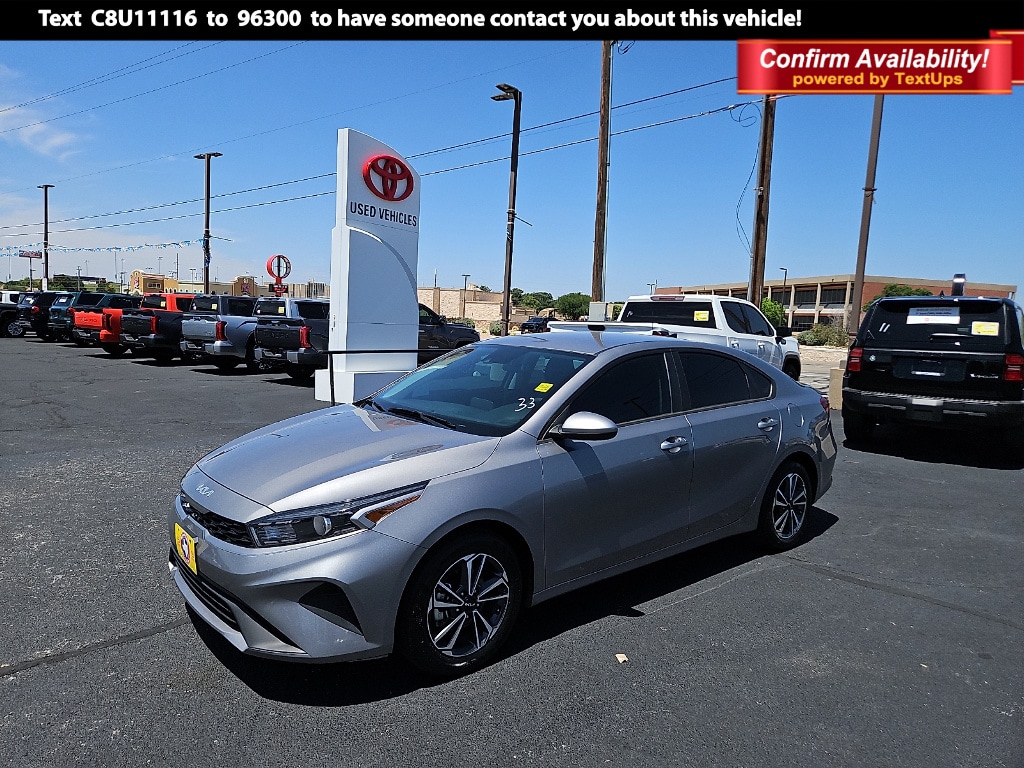 2023 Kia Forte LXS AT's photo