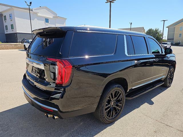 2021 Gmc Yukon XL Denali photo 3