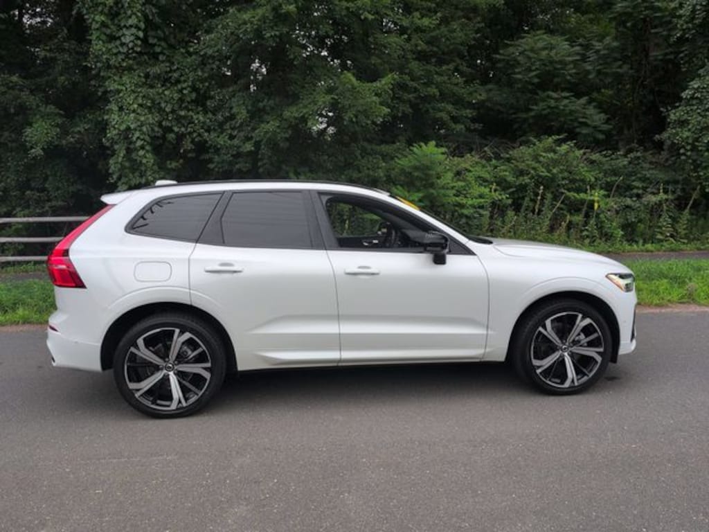 Used 2024 Volvo XC60 B5 Ultimate Dark SUV