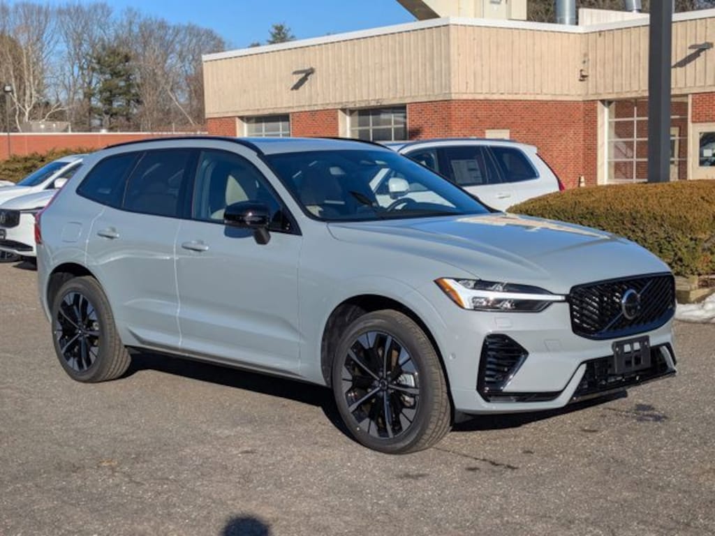 New 2026 Volvo XC60 plug-in hybrid T8 Plus SUV