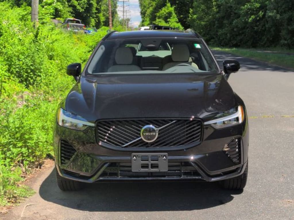 New 2026 Volvo XC60 plug-in hybrid T8 Plus SUV
