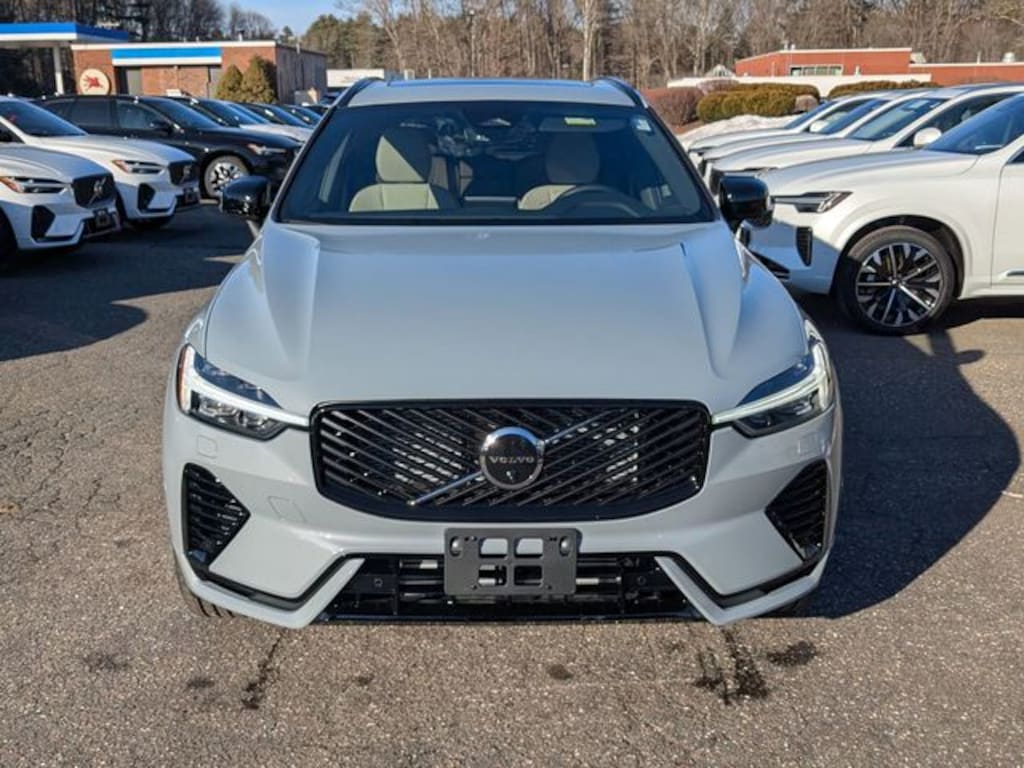 New 2026 Volvo XC60 plug-in hybrid T8 Plus SUV