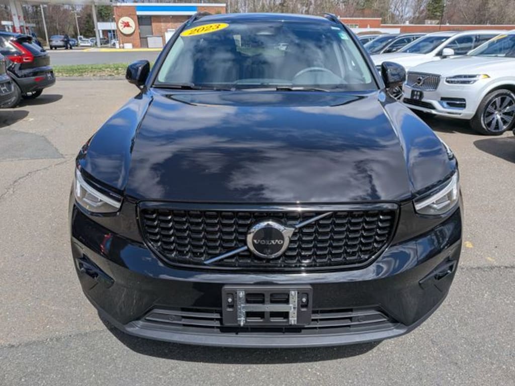 Certified 2023 Volvo XC40 B5 AWD Plus Dark SUV