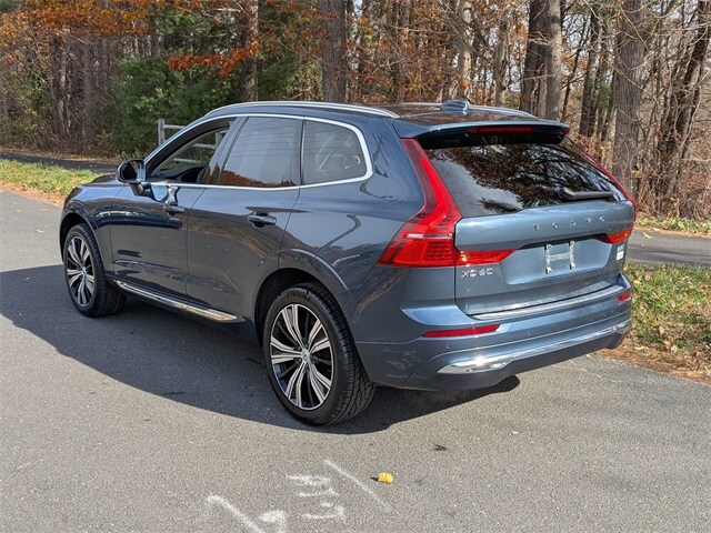 2023 Volvo XC60 B5 Plus photo 3