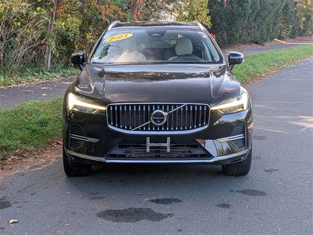 2023 Volvo XC60 Recharge Hybrid Plus photo 2