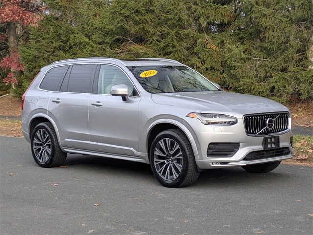 2022 Volvo XC90 T5 AWD Momentum photo 3