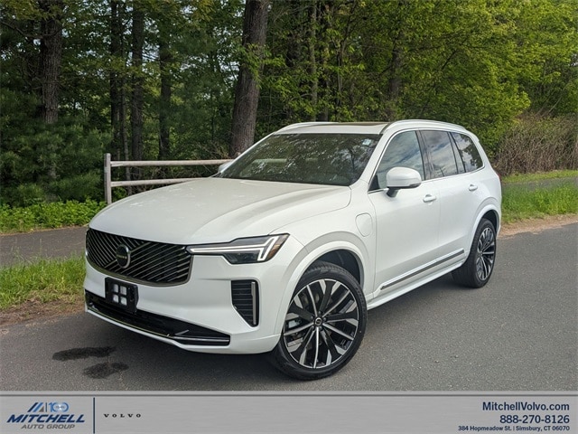 2025 Volvo XC90 plug-in hybrid SUV 