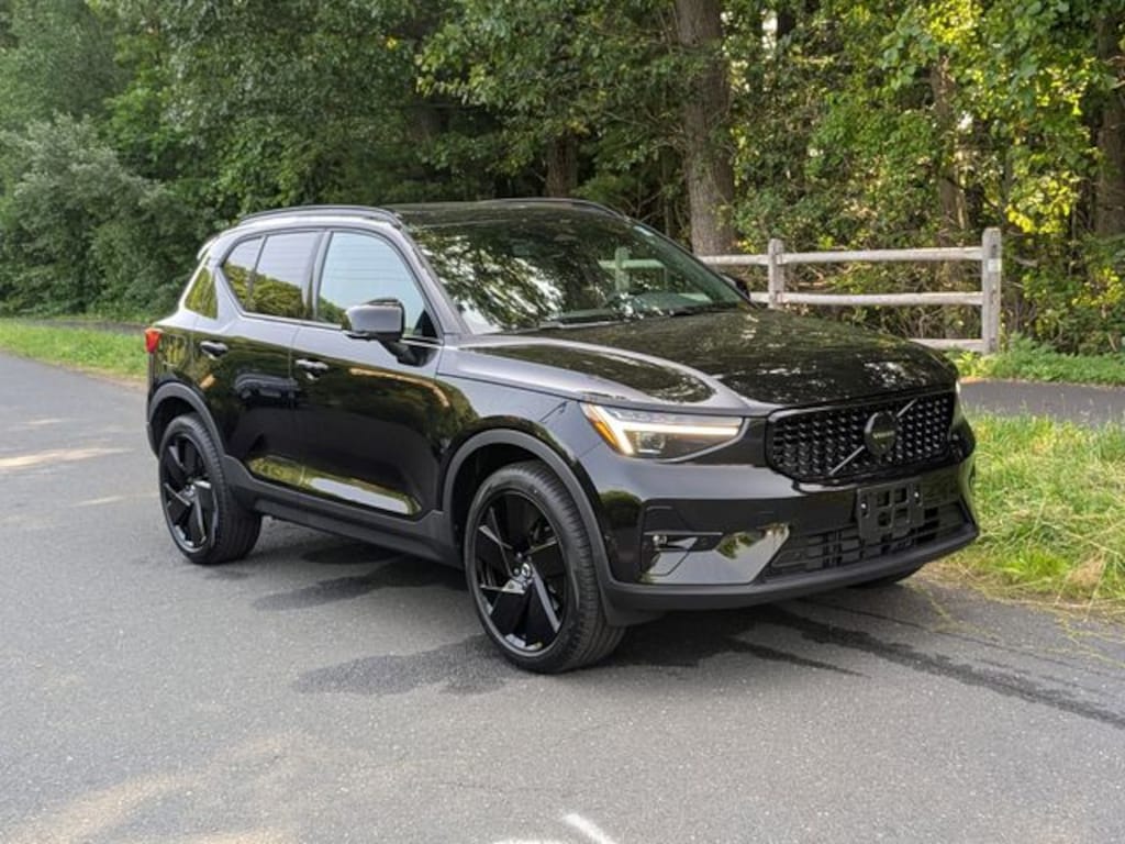 New 2026 Volvo XC40 B5 Ultra Black Edition SUV