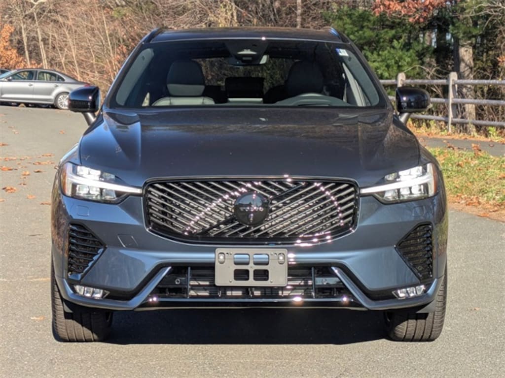 New 2026 Volvo XC60 B5 Ultra Black Edition SUV