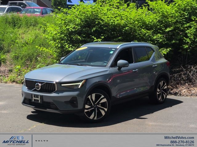 2023 Volvo XC40 B5 AWD Plus Bright SUV