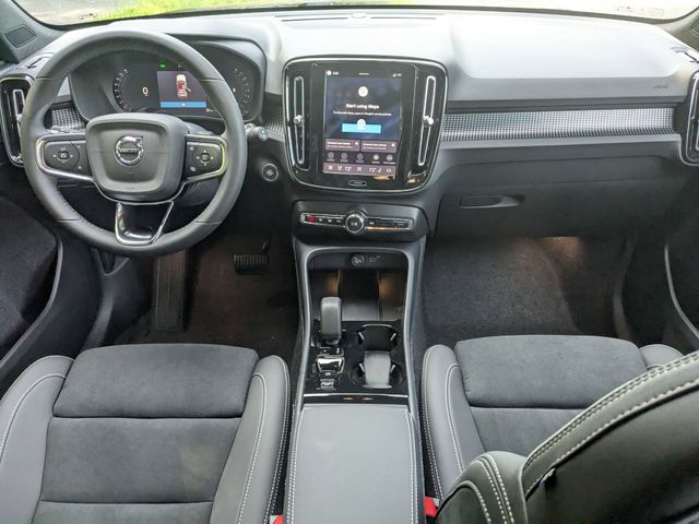 2026 Volvo XC40 Ultra Black Edition - Photo 20