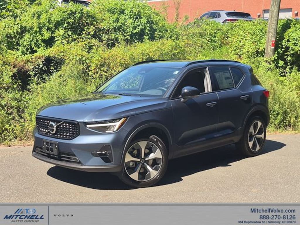 New 2026 Volvo XC40 B5 Plus SUV