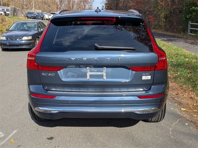 2023 Volvo XC60 B5 Plus photo 4