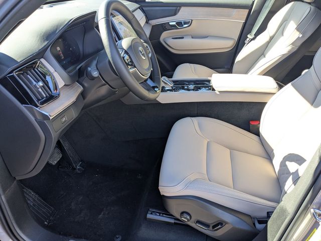 2026 Volvo XC90 Plus - Photo 13