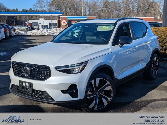 2026 Volvo XC40 B5 Plus Dark AWD's photo