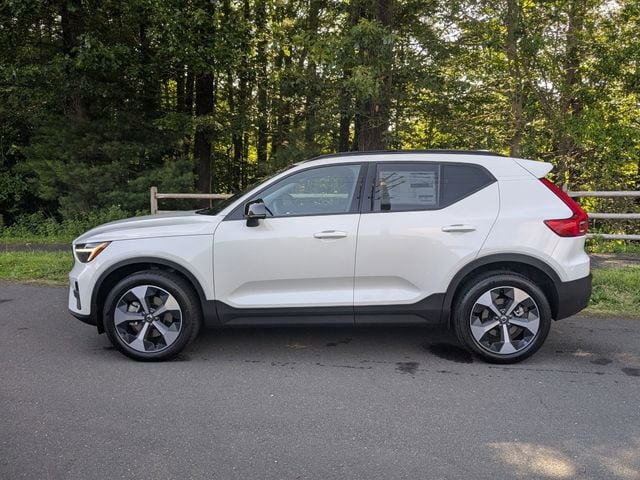 2026 Volvo XC40 Core - Photo 8
