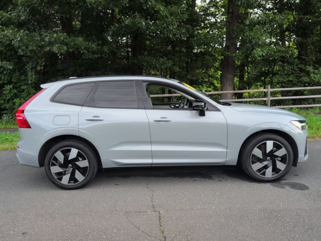Certified 2024 Volvo XC60 plug-in hybrid T8 Ultimate Dark SUV