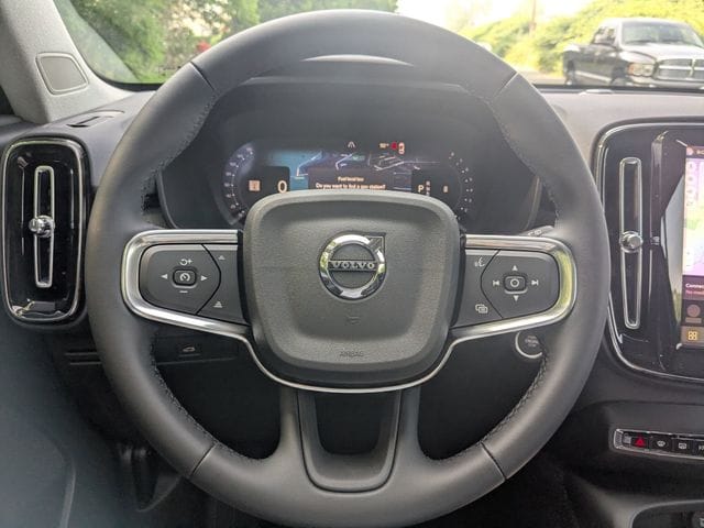 2026 Volvo XC40 Plus - Photo 13