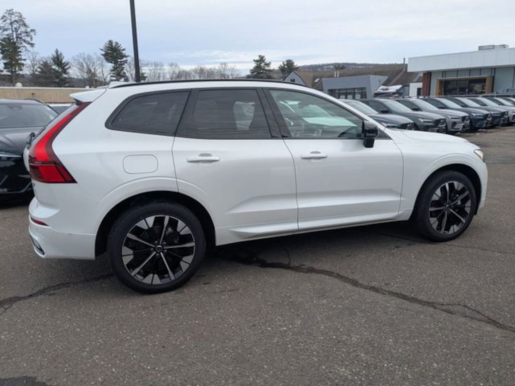 New 2026 Volvo XC60 B5 Plus SUV