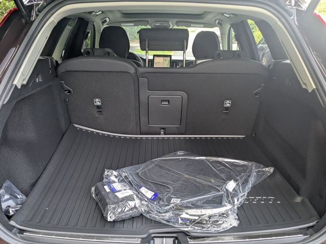2026 Volvo XC60 Plus - Photo 18