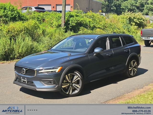 2025 Volvo V60 Cross Country