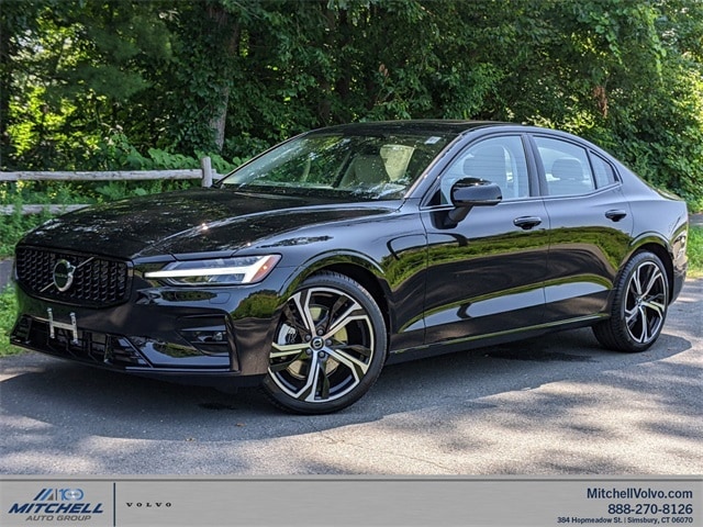 2024 Volvo S60 B5 Core Dark Sedan