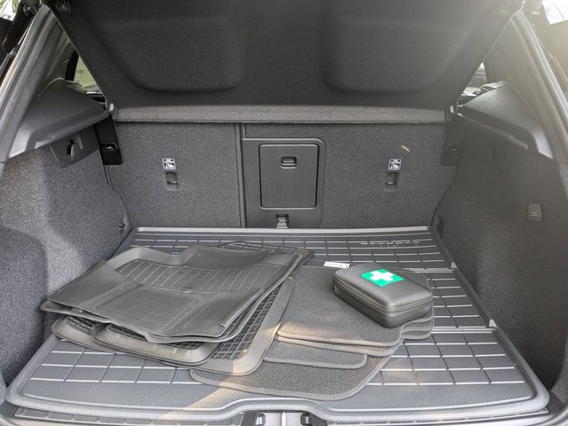 2026 Volvo XC40 Ultra Black Edition - Photo 18