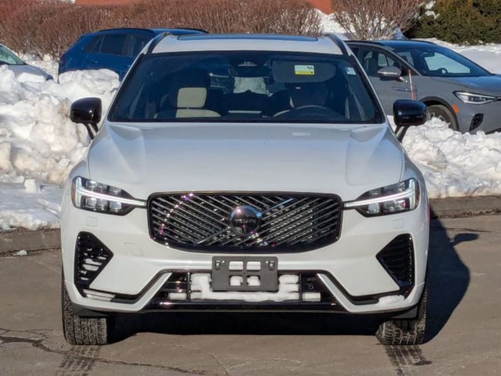 New 2026 Volvo XC60 plug-in hybrid T8 Plus SUV