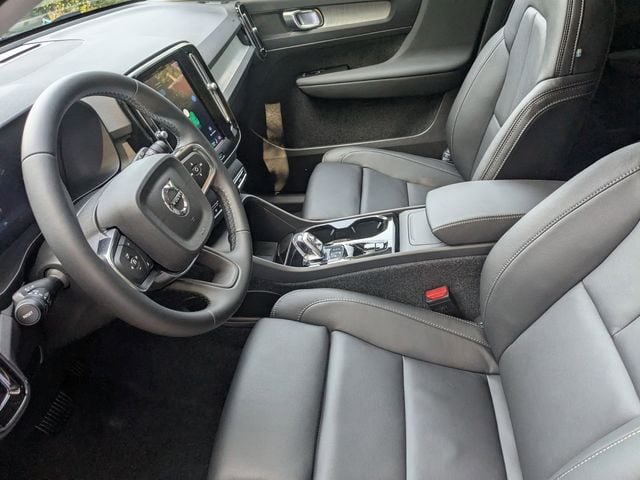 2026 Volvo XC40 Plus - Photo 11