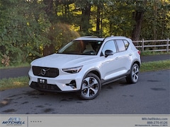 New 2025 Volvo XC40 B5 Plus Dark Theme SUV for Sale in Simsbury, CT